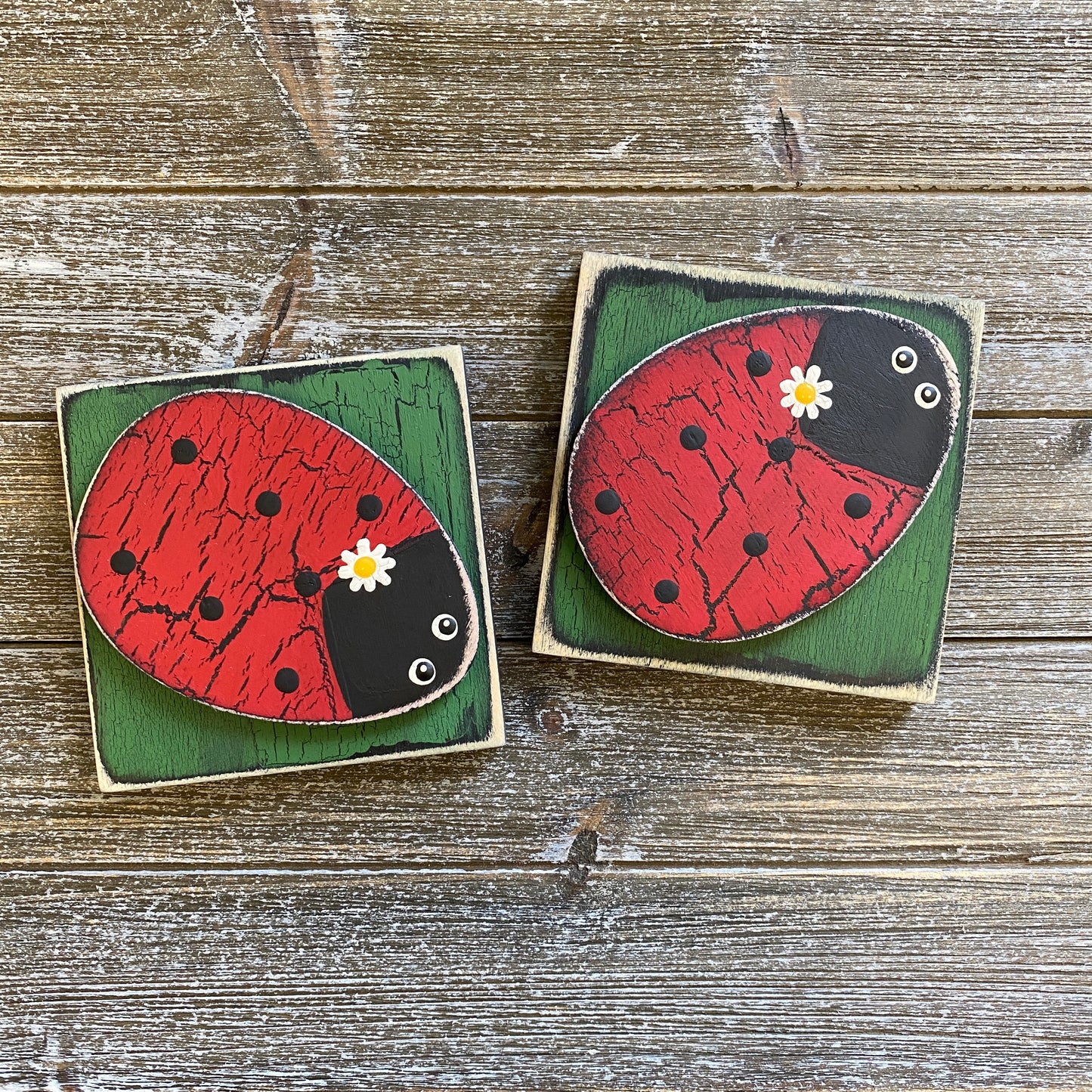 Painted Ladybug Tile on Easel - Green