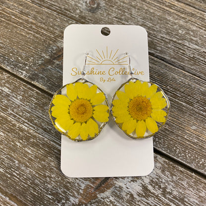 Flower Resin Earrings - Large Round
