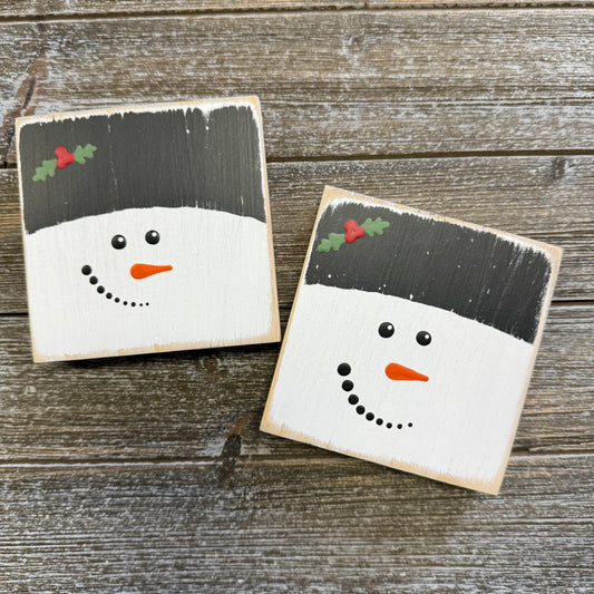 Christmas Decor - Snowman Ornament - Holly