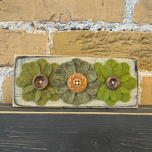 Felt Flower Wood Sign - 3 Small Green