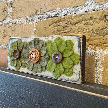 Felt Flower Wood Sign - 3 Small Green