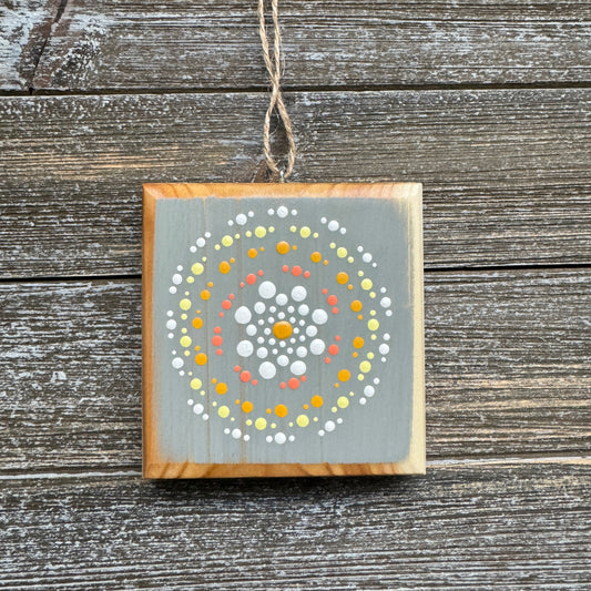 Mandala Dot Ornament - Gray/White Daisy