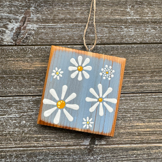 Flower Ornament - Light Blue/White Daisy