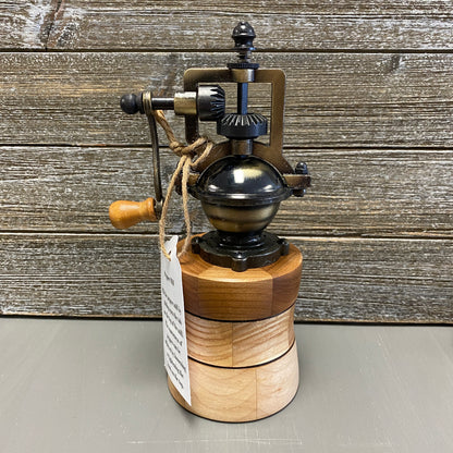 Old Fashion Peppermill - Wood Pepper Grinder