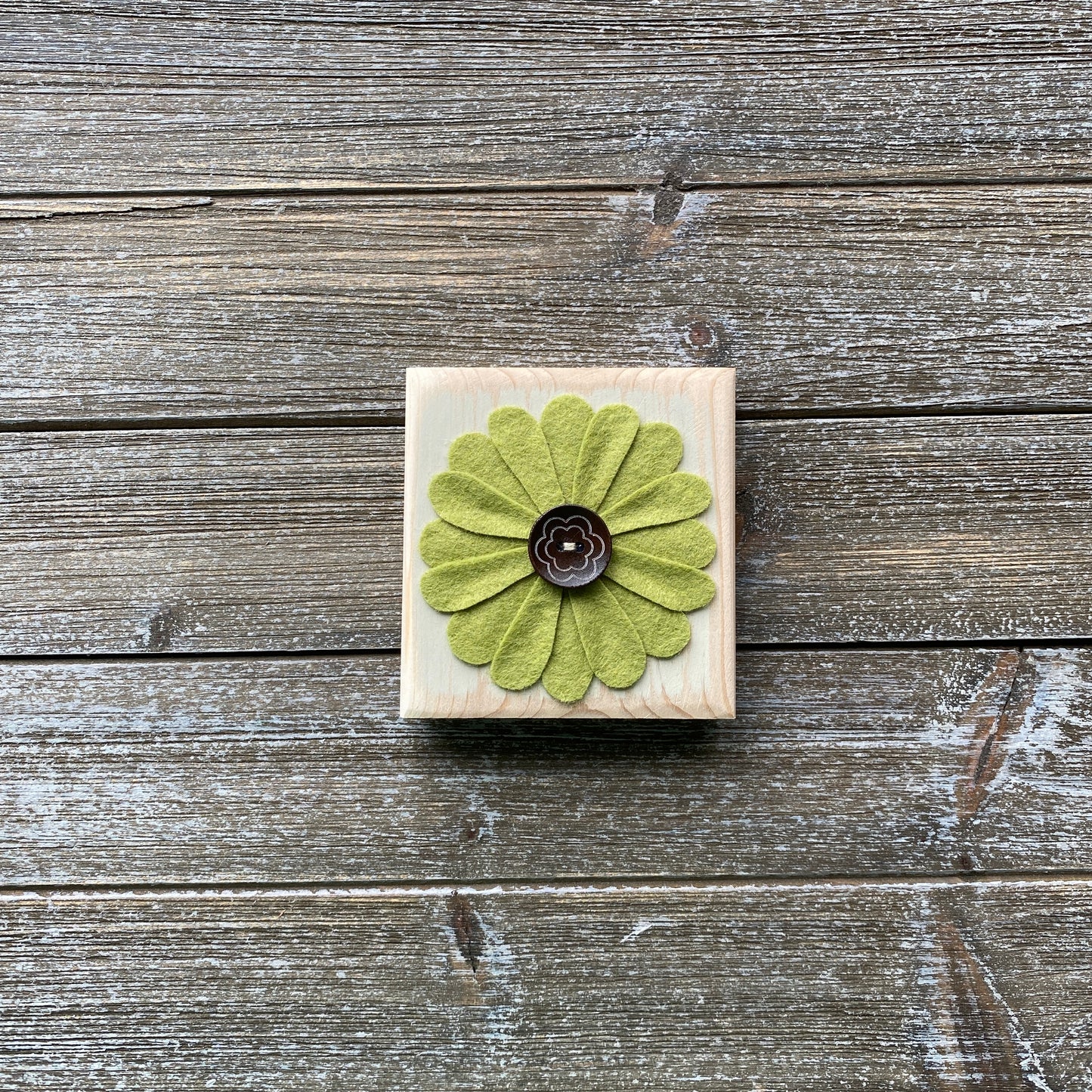 Felt Flower Decor - Beige and Light Green